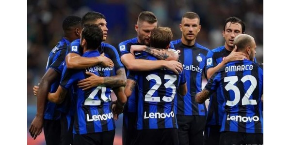 Inter Milaan verslaat Roma 5 keer Inter Milaan verslaat Roma 5 keer